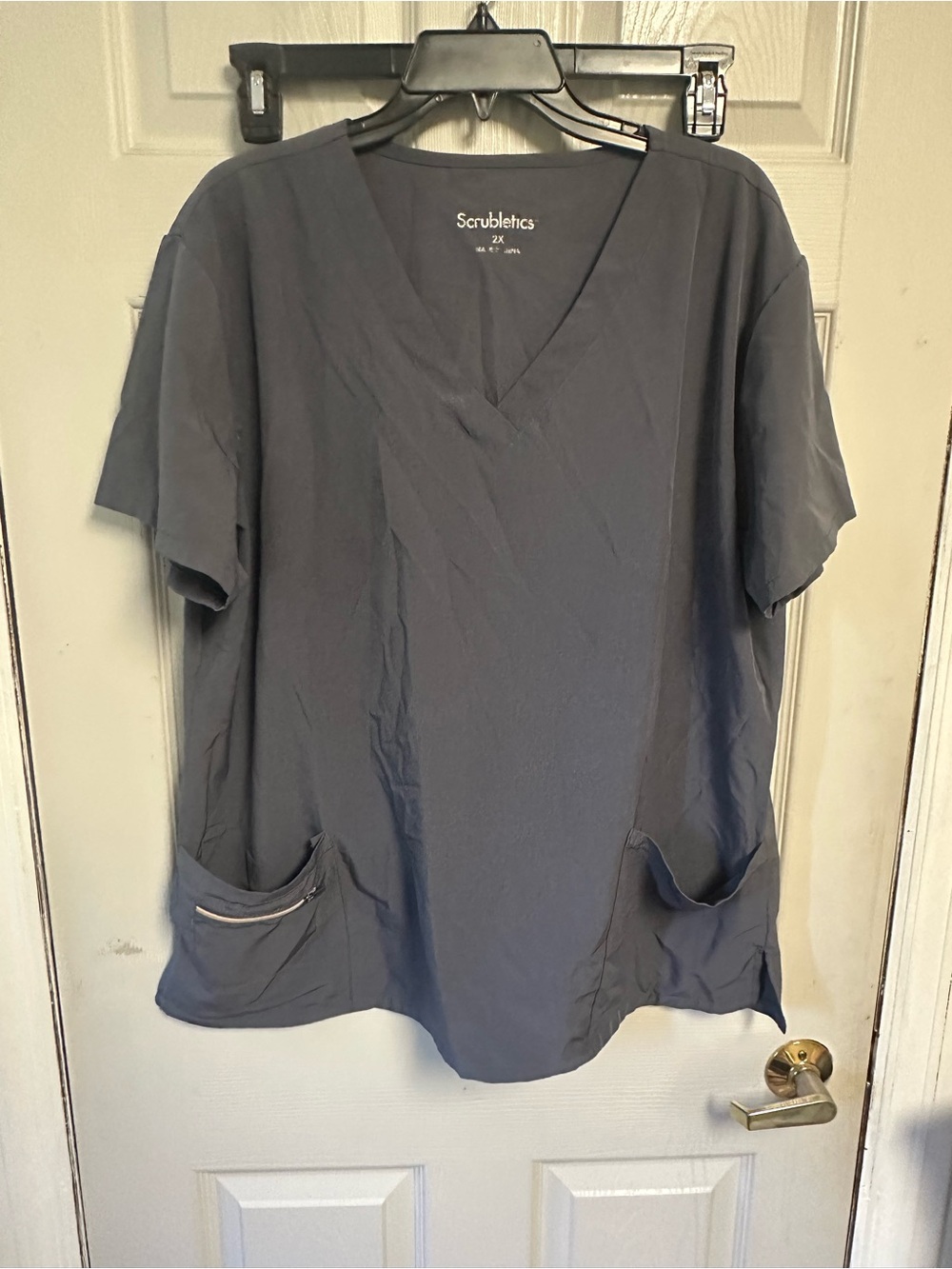 Womens V-Neck Scrub Top in Charcoal Gray